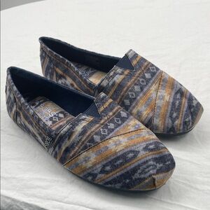 Like New! BOBS from Skechers Slip-On Flats with Arch Pillow & Memory Foam. 8W.